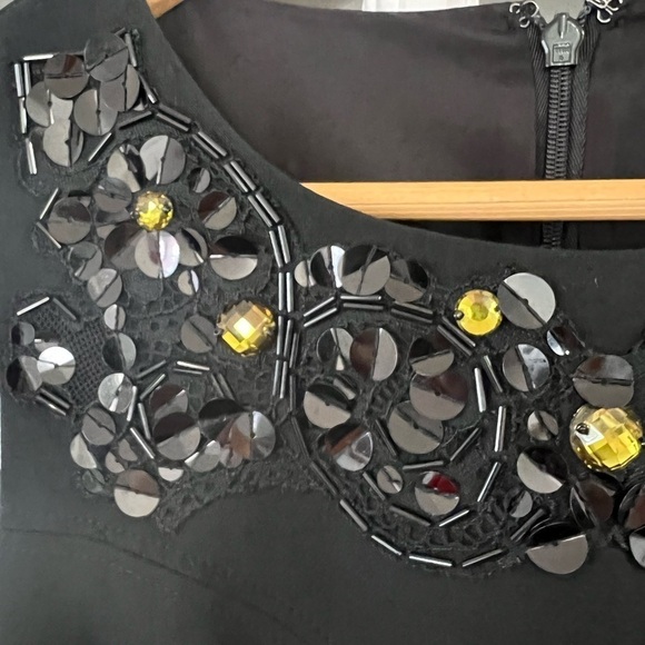 Diane Von Furstenberg Dress - size 2 - Picture 3 of 6